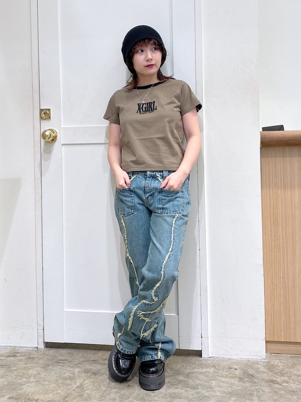 X-girlのCONTRAST STRIPE S/S BABY TEE Tシャツ X-girlを使ったコーディネートを紹介します。｜Rakuten Fashion(楽天ファッション／旧楽天ブランドアベニュー)4029564