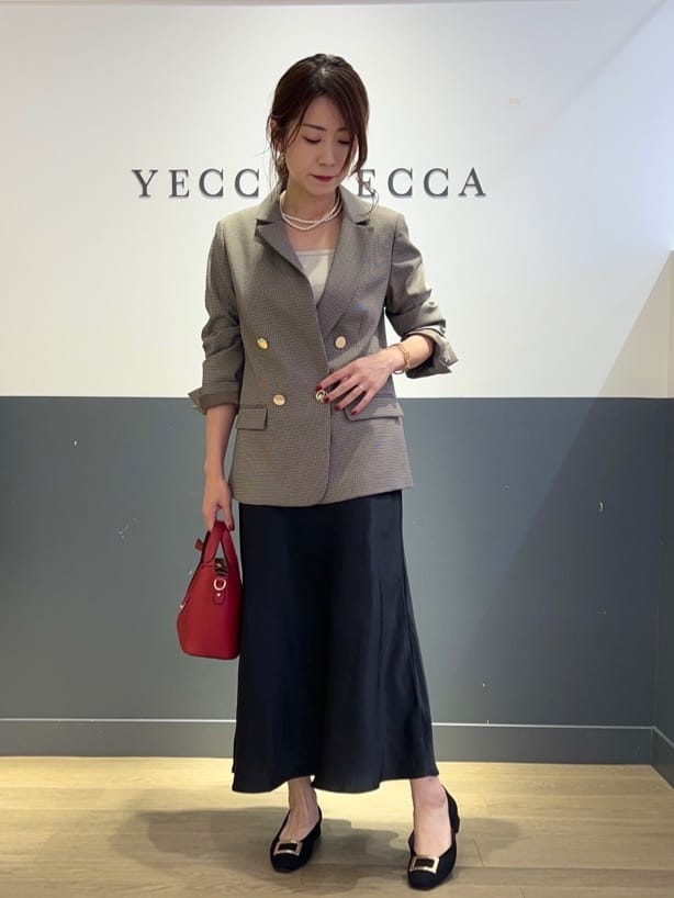 YECCA VECCAのサテンAラインスカート/23AWを使ったコーディネートを紹介します。｜Rakuten Fashion(楽天ファッション／旧楽天ブランドアベニュー)4033255