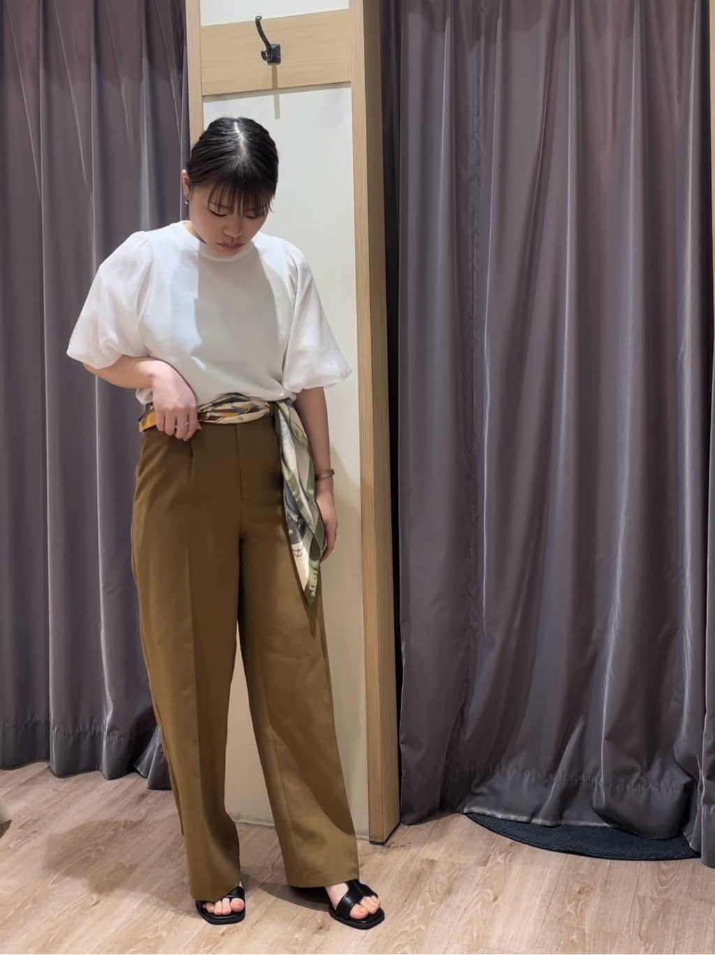 Te chichiのシアーバルーンスリーブニットを使ったコーディネートを紹介します。｜Rakuten Fashion(楽天ファッション／旧楽天ブランドアベニュー)4036726