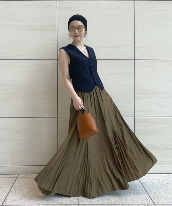 Demi-Luxe BEAMSのAK+1 / アンブレラ スカートを使ったコーディネートを紹介します。｜Rakuten Fashion(楽天ファッション／旧楽天ブランドアベニュー)4041330