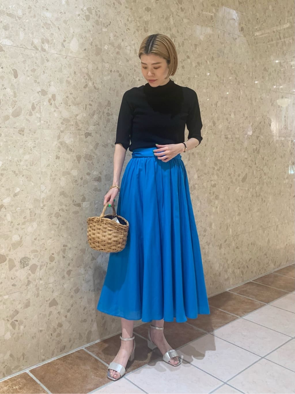 UNITED ARROWS LTD. OUTLETのリボン フレアスカートを使ったコーディネートを紹介します。｜Rakuten Fashion(楽天ファッション／旧楽天ブランドアベニュー)4042330