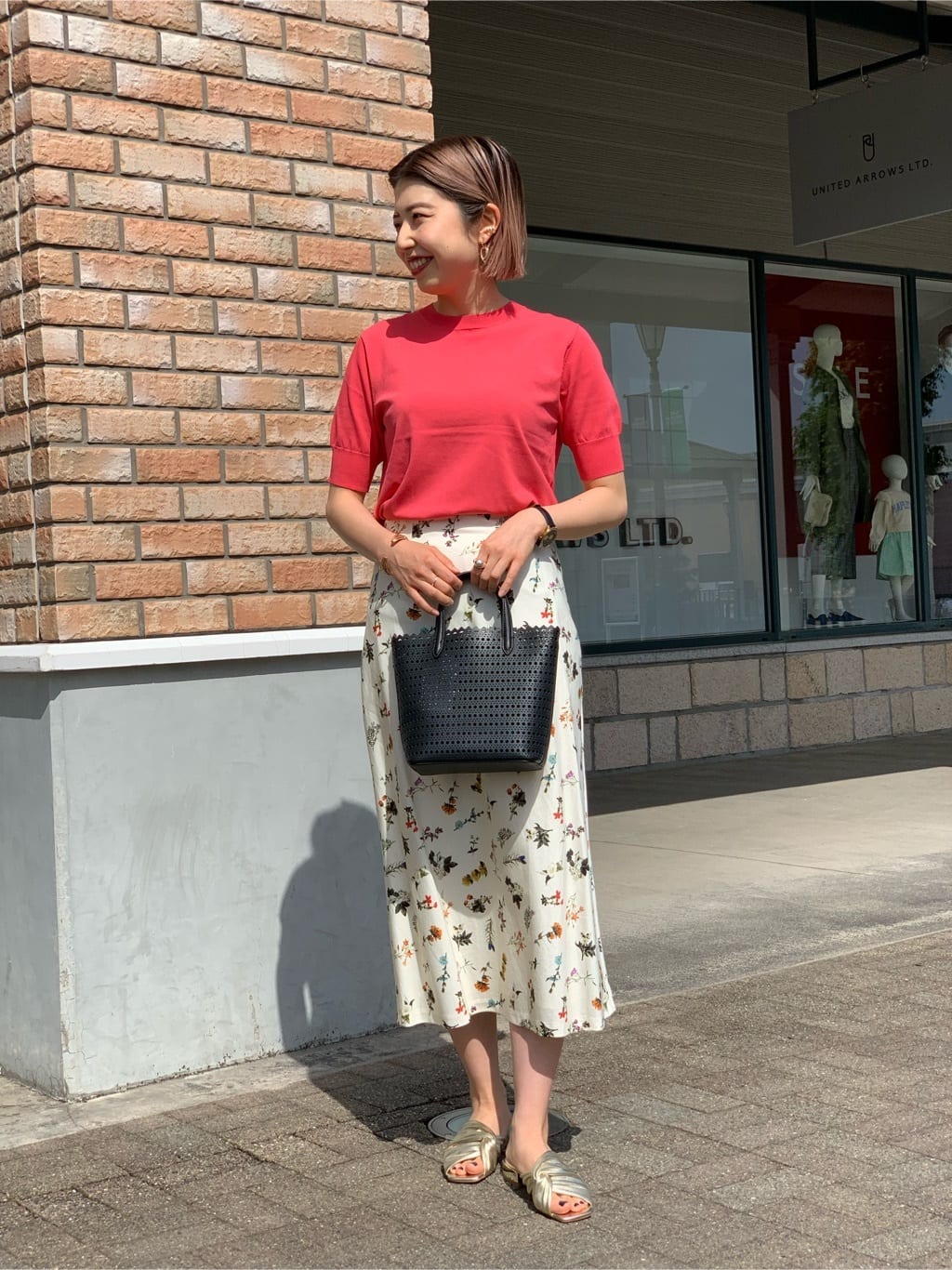 UNITED ARROWS green label relaxingのC ボタニカル セミフレア スカートを使ったコーディネートを紹介します。｜Rakuten Fashion(楽天ファッション／旧楽天ブランドアベニュー)4042389