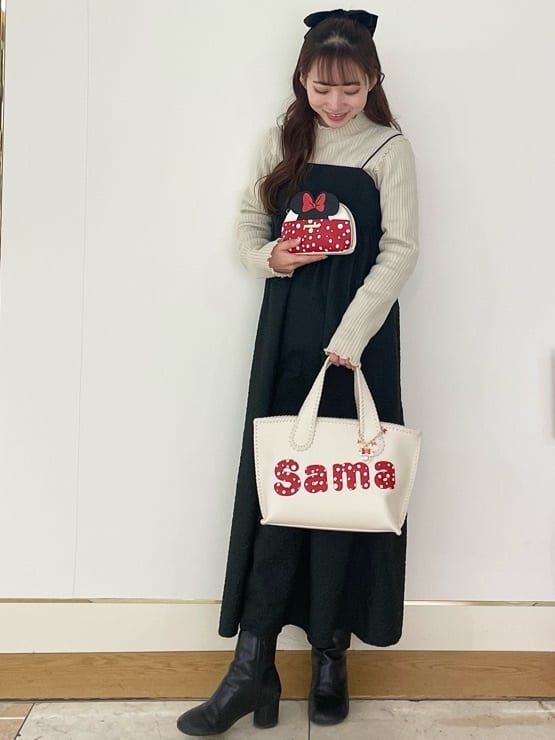 Samantha Thavasaの「ミニーマウス」コレクション バッグチャーム(シルエット)を使ったコーディネートを紹介します。｜Rakuten Fashion(楽天ファッション／旧楽天ブランドアベニュー)4042568