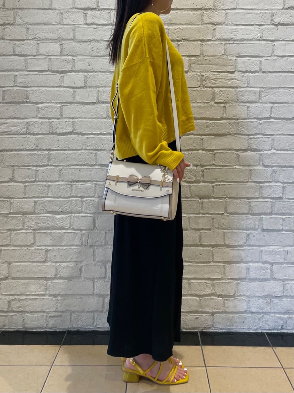 SAMANTHAVEGAのバイカラーアクセントリボンショルダーバッグを使ったコーディネートを紹介します。｜Rakuten Fashion(楽天ファッション／旧楽天ブランドアベニュー)4043906