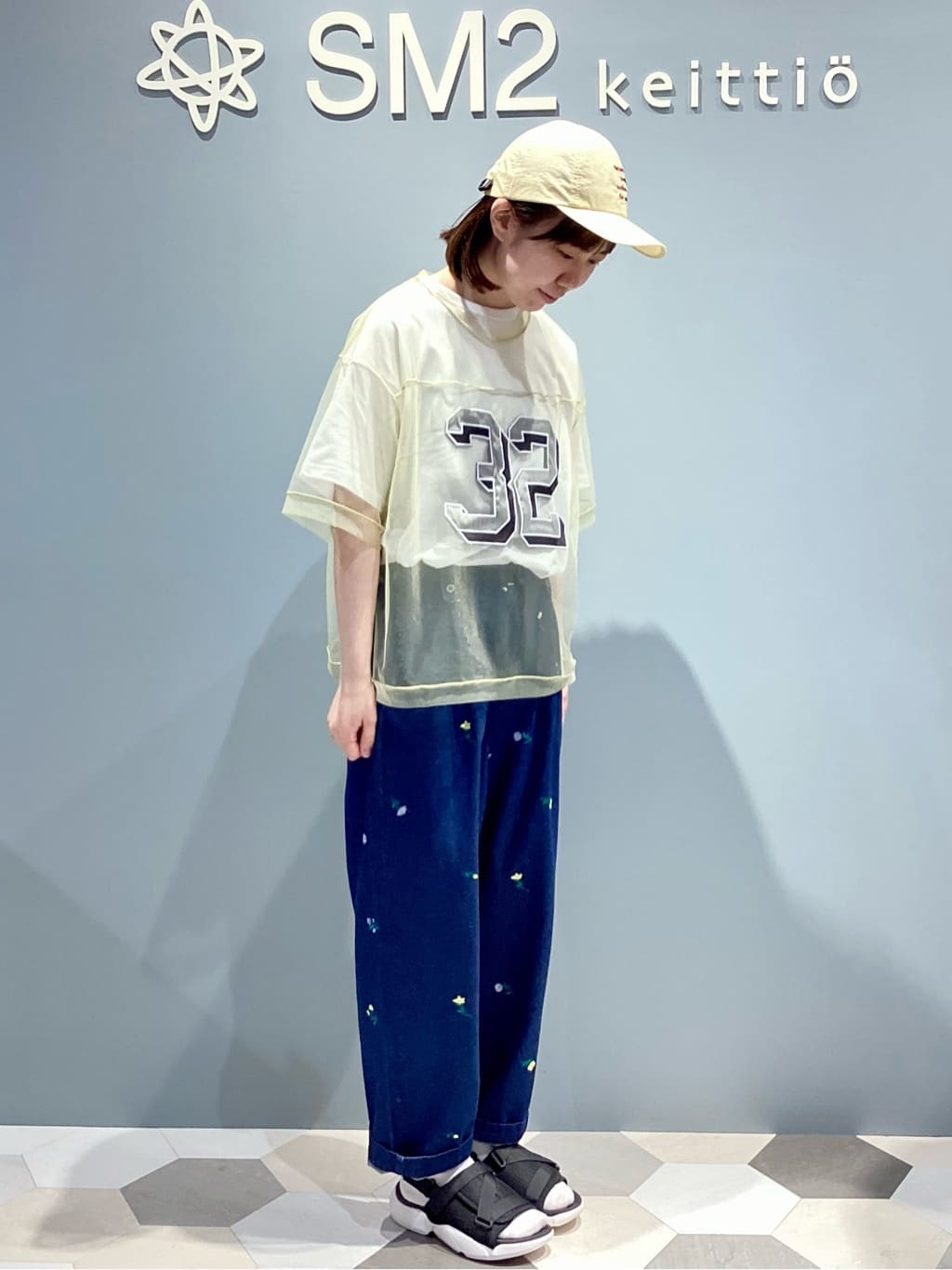 Samansa Mos2の2枚セットナンバリングシアーTシャツを使ったコーディネートを紹介します。｜Rakuten Fashion(楽天ファッション／旧楽天ブランドアベニュー)4045218