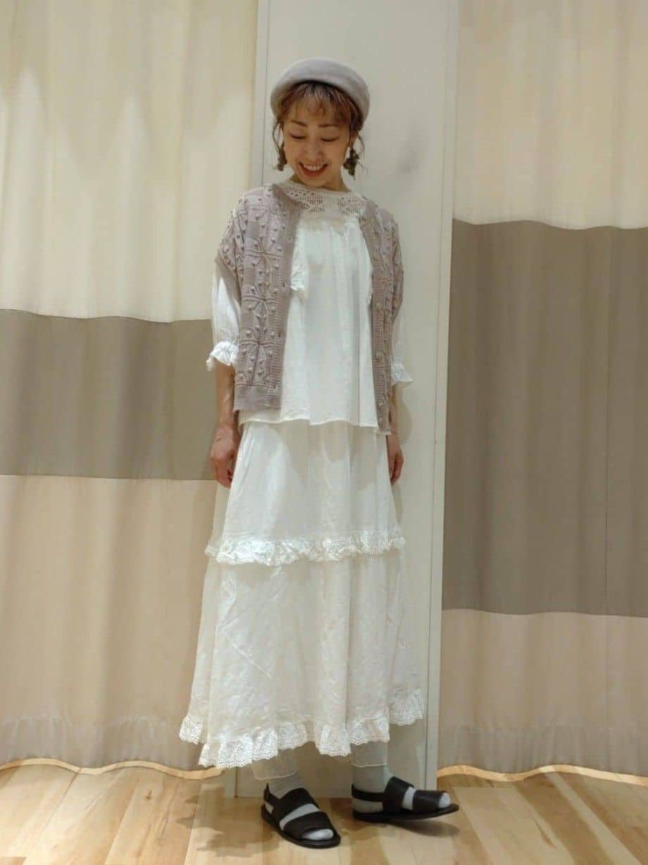 Samansa Mos2のドビーストライプスカラップレーススカートを使ったコーディネートを紹介します。｜Rakuten Fashion(楽天ファッション／旧楽天ブランドアベニュー)4046605