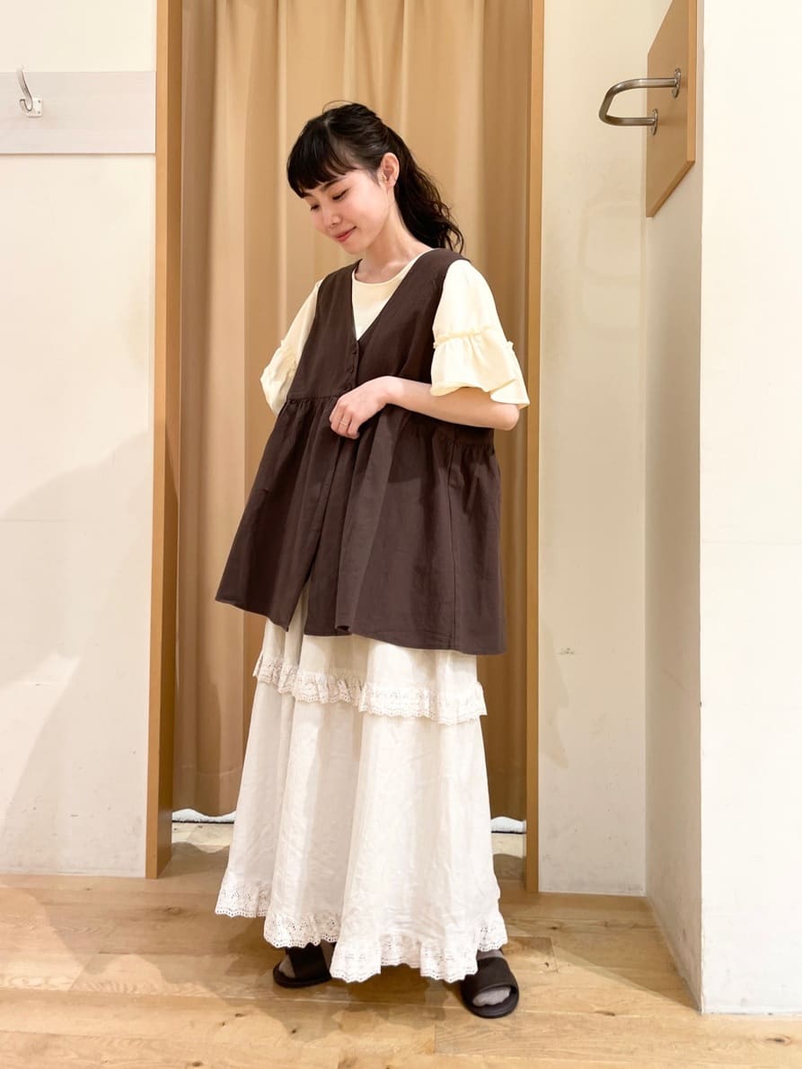 Samansa Mos2のドビーストライプスカラップレーススカートを使ったコーディネートを紹介します。｜Rakuten Fashion(楽天ファッション／旧楽天ブランドアベニュー)4047967