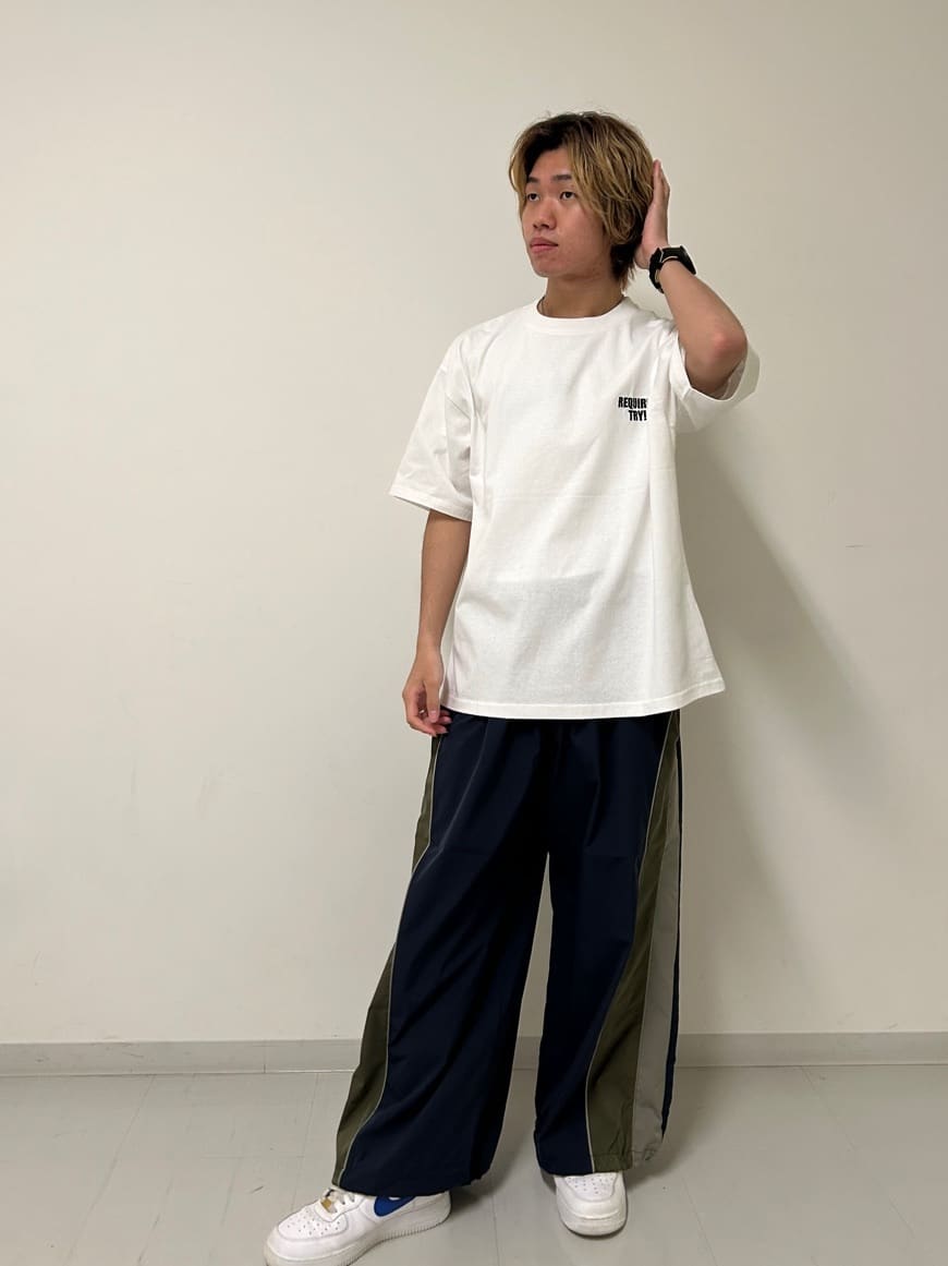 RODEO CROWNS WIDE BOWLの【UNISEX】W/R OVER PANTSを使ったコーディネートを紹介します。｜Rakuten Fashion(楽天ファッション／旧楽天ブランドアベニュー)4050956