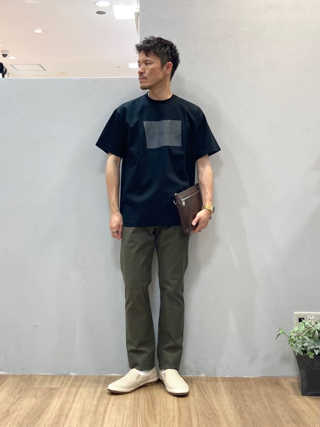 TAKEO KIKUCHIの【日本製/プリントT】ラフタッチ ボックスプリント Tシャツを使ったコーディネートを紹介します。｜Rakuten Fashion(楽天ファッション／旧楽天ブランドアベニュー)4056885