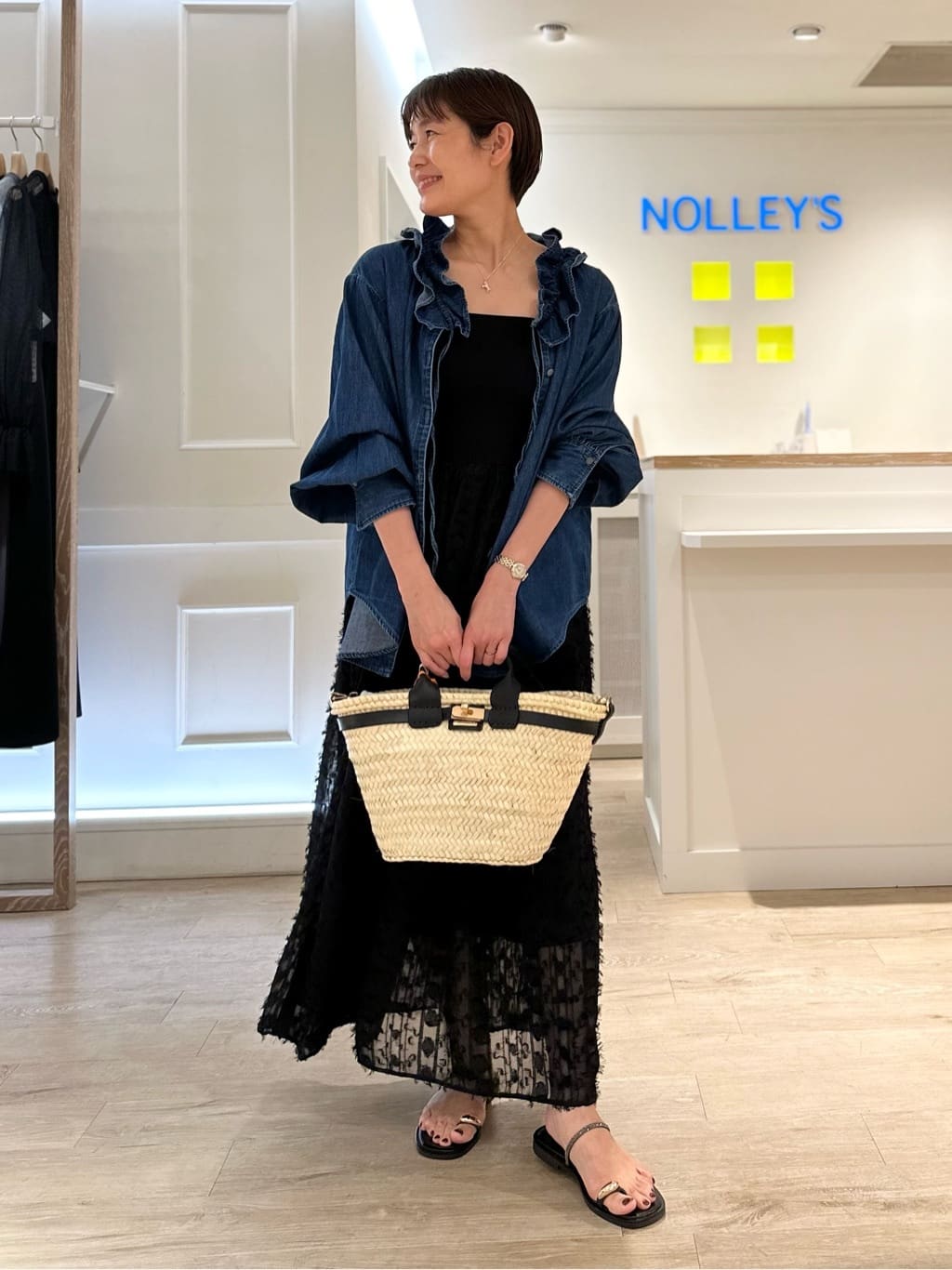 NOLLEY'Sのフリルギャザーデニムブラウスを使ったコーディネートを紹介します。｜Rakuten Fashion(楽天ファッション／旧楽天ブランドアベニュー)4058294