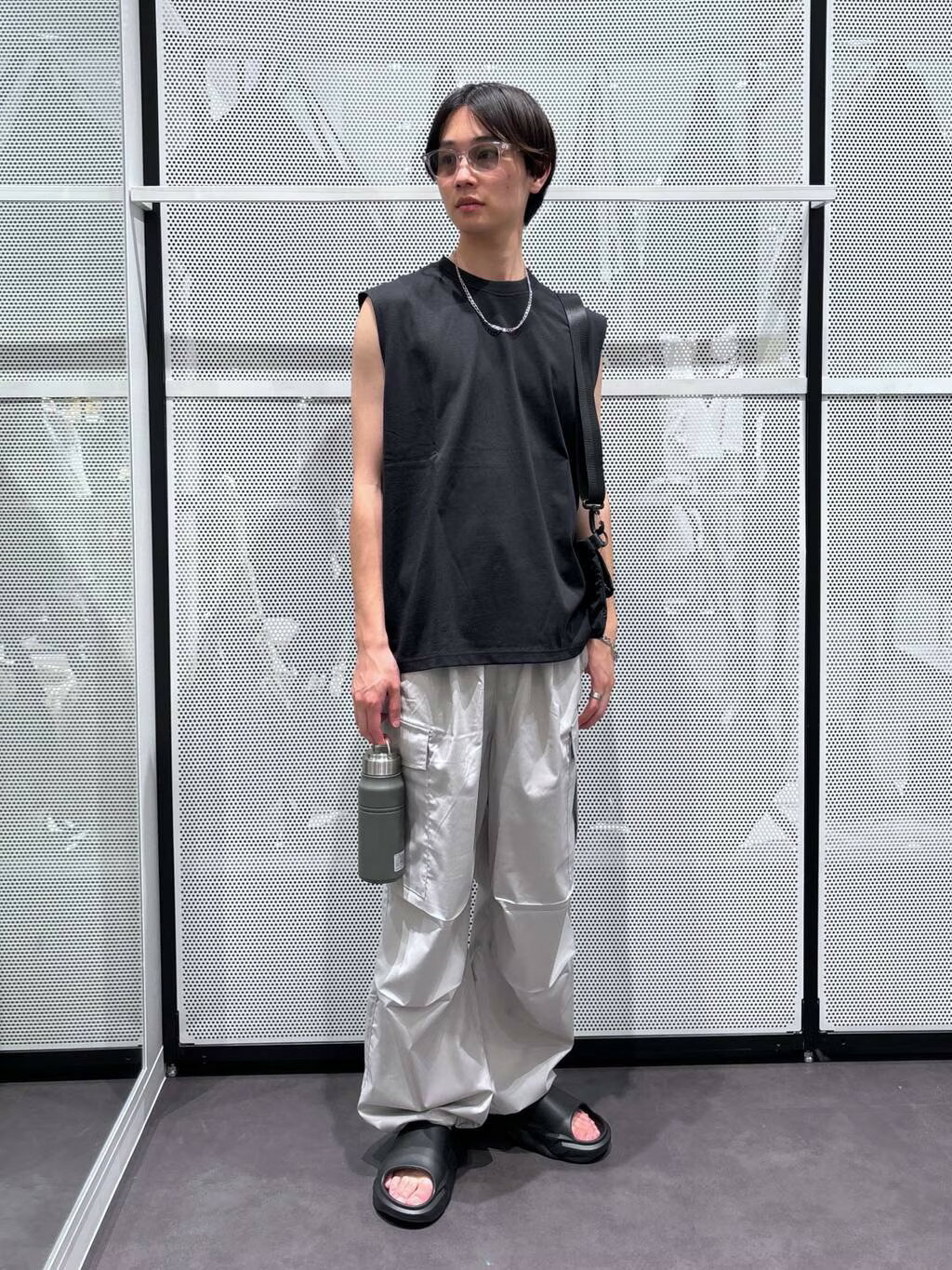 LAKOLEのワイドスクエアグラスを使ったコーディネートを紹介します。｜Rakuten Fashion(楽天ファッション／旧楽天ブランドアベニュー)4059558