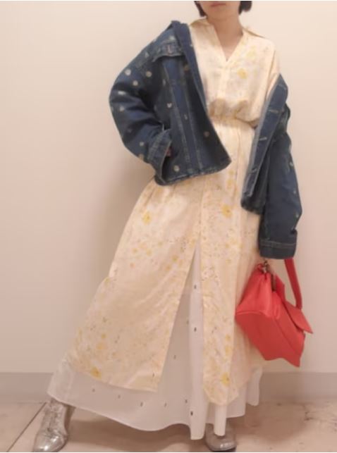 Desigualのマーガレット デニムトラッカージャケットを使ったコーディネートを紹介します。｜Rakuten Fashion(楽天ファッション／旧楽天ブランドアベニュー)4059579