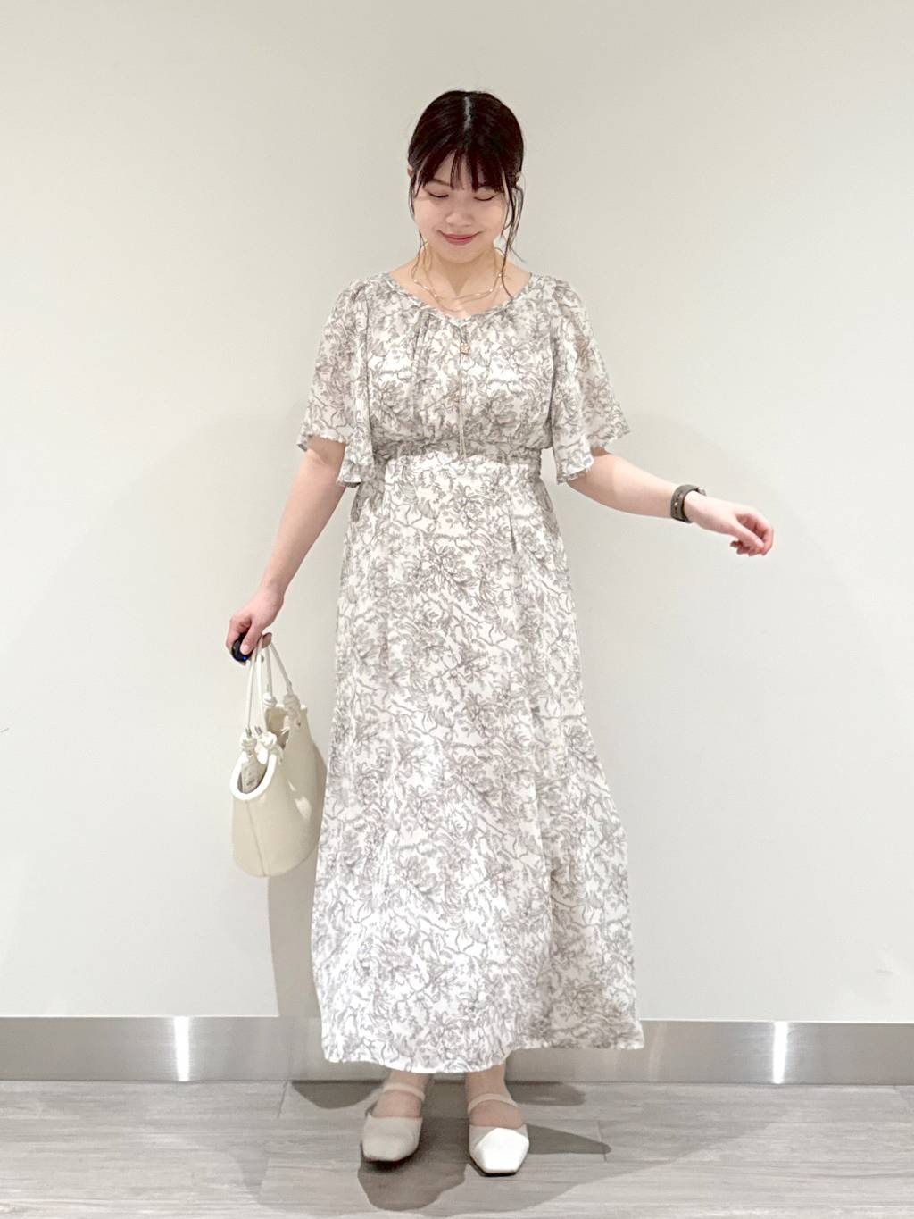 mysty womanの【堀未央奈さん着用アイテム】バケツ型BAGを使ったコーディネートを紹介します。｜Rakuten Fashion(楽天ファッション／旧楽天ブランドアベニュー)4059680