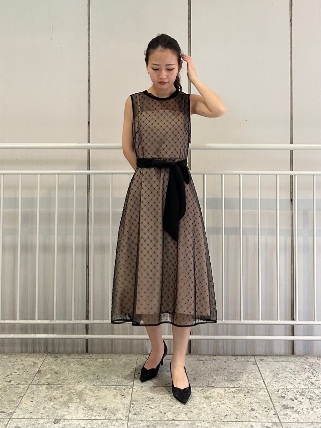 GRACE CONTINENTALのビーズembドレスを使ったコーディネートを紹介します。｜Rakuten Fashion(楽天ファッション／旧楽天ブランドアベニュー)4063502