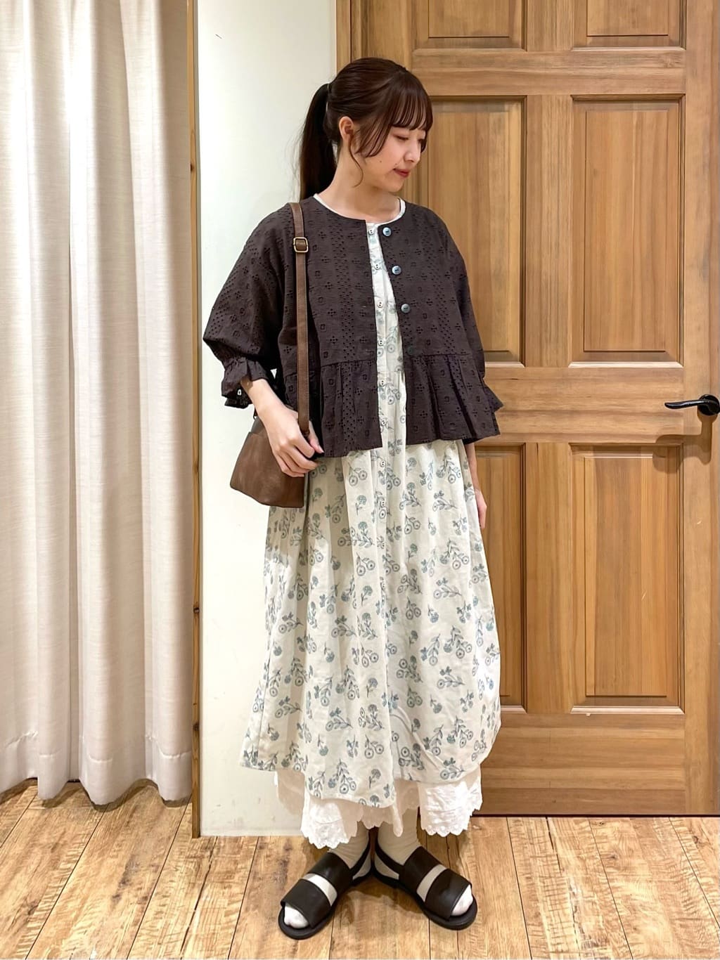 Samansa Mos2のパッチワークメッシュレーススカートを使ったコーディネートを紹介します。｜Rakuten Fashion(楽天ファッション／旧楽天ブランドアベニュー)4069684