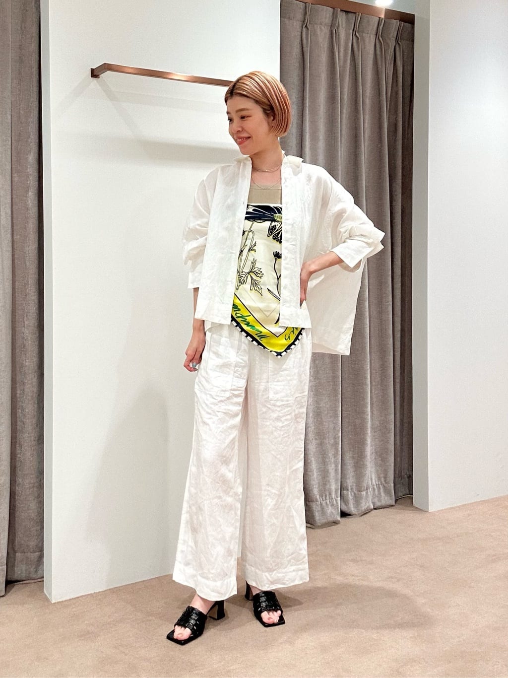 UNITED ARROWSのパッチポケット リネンパンツ WHITEを使ったコーディネートを紹介します。｜Rakuten Fashion(楽天ファッション／旧楽天ブランドアベニュー)4071548
