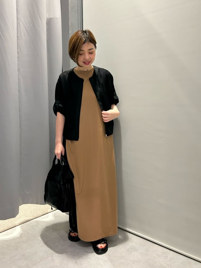 Vinのサイドリブ配色カットワンピースを使ったコーディネートを紹介します。｜Rakuten Fashion(楽天ファッション／旧楽天ブランドアベニュー)4072811