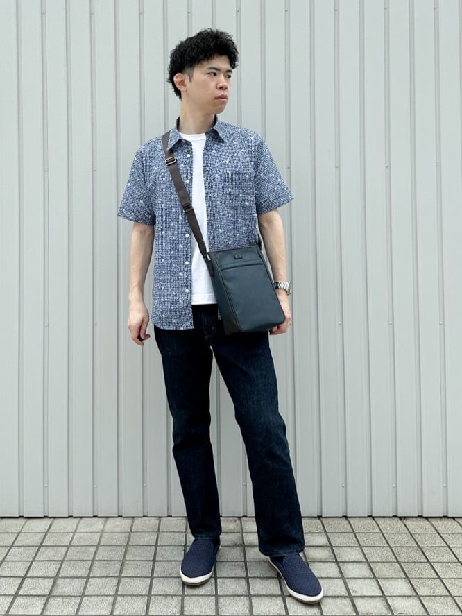 TAKEO KIKUCHIの【Sサイズ~】モンスターストレッチ リジッド デニム パンツを使ったコーディネートを紹介します。｜Rakuten Fashion(楽天ファッション／旧楽天ブランドアベニュー)4077245
