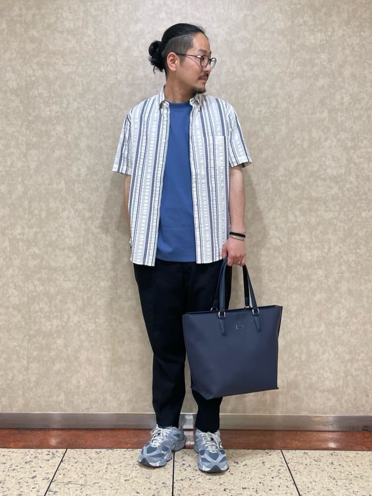 TAKEO KIKUCHIの【快適/軽羽織】日本製 サッカー ストライプ シャツを使ったコーディネートを紹介します。｜Rakuten Fashion(楽天ファッション／旧楽天ブランドアベニュー)4078952