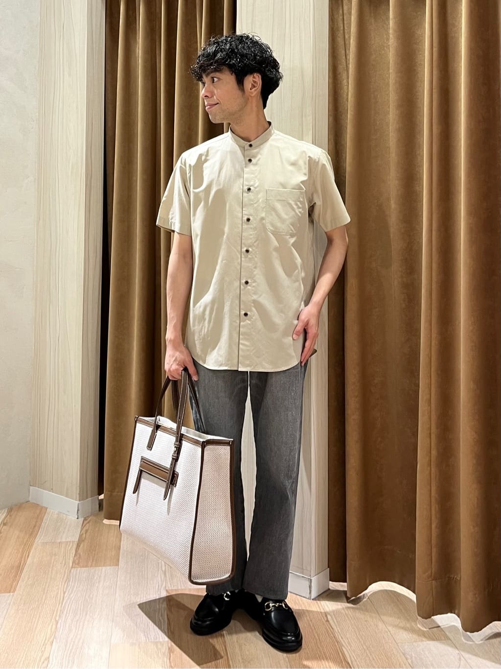 TAKEO KIKUCHIのコットン セルロース バンドカラー 半袖シャツを使ったコーディネートを紹介します。｜Rakuten Fashion(楽天ファッション／旧楽天ブランドアベニュー)4085176