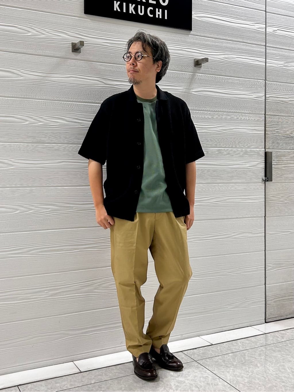 TAKEO KIKUCHIの【夏の軽羽織】スポンディッシュ サマーニットシャツを使ったコーディネートを紹介します。｜Rakuten Fashion(楽天ファッション／旧楽天ブランドアベニュー)4085529