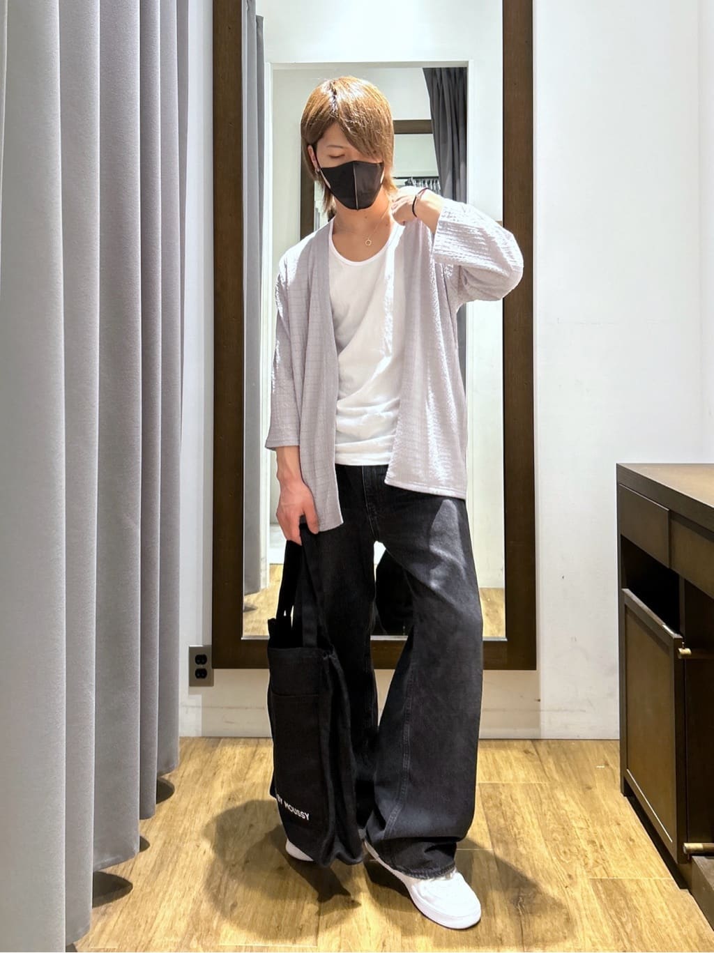 AZUL by moussyのビッグサッカーライトトッパーを使ったコーディネートを紹介します。｜Rakuten Fashion(楽天ファッション／旧楽天ブランドアベニュー)4086304