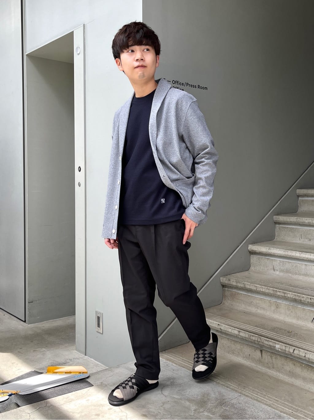 TAKEO KIKUCHIの【尾州織】メランジショールカラー カーディガンを使ったコーディネートを紹介します。｜Rakuten Fashion(楽天ファッション／旧楽天ブランドアベニュー)4087218