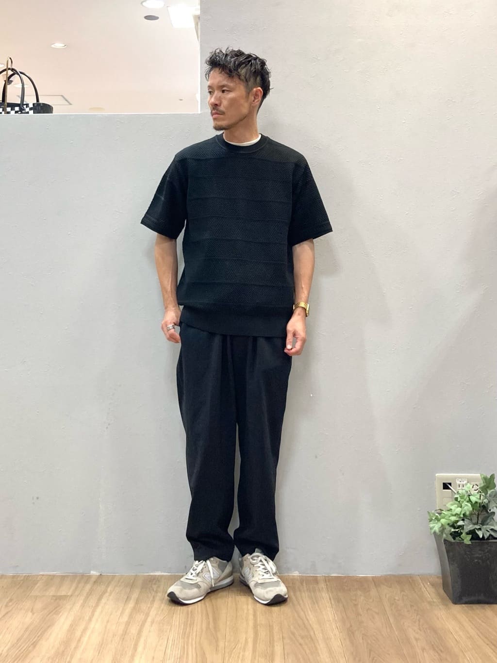 TAKEO KIKUCHIの【イージーケア】スポンディッシュ ニットTシャツを使ったコーディネートを紹介します。｜Rakuten Fashion(楽天ファッション／旧楽天ブランドアベニュー)4087245