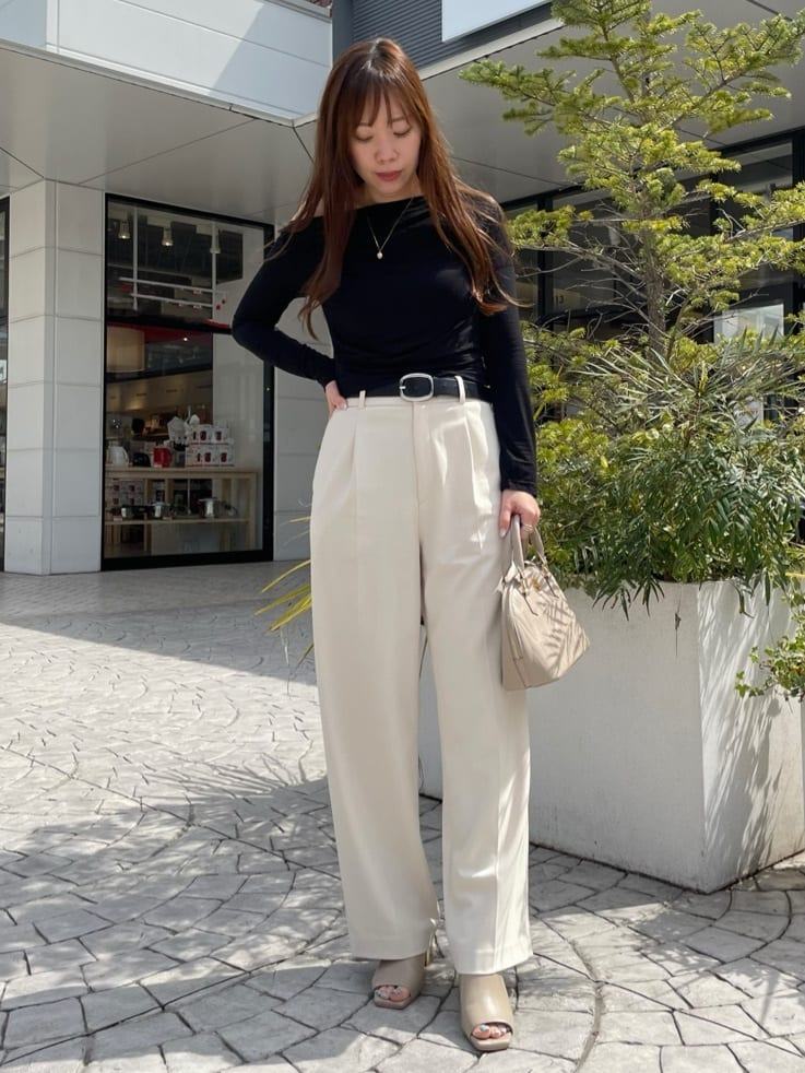 ESPERANZAのスクエアトゥブロックヒールサンダル 24SSを使ったコーディネートを紹介します。｜Rakuten Fashion(楽天ファッション／旧楽天ブランドアベニュー)4088274