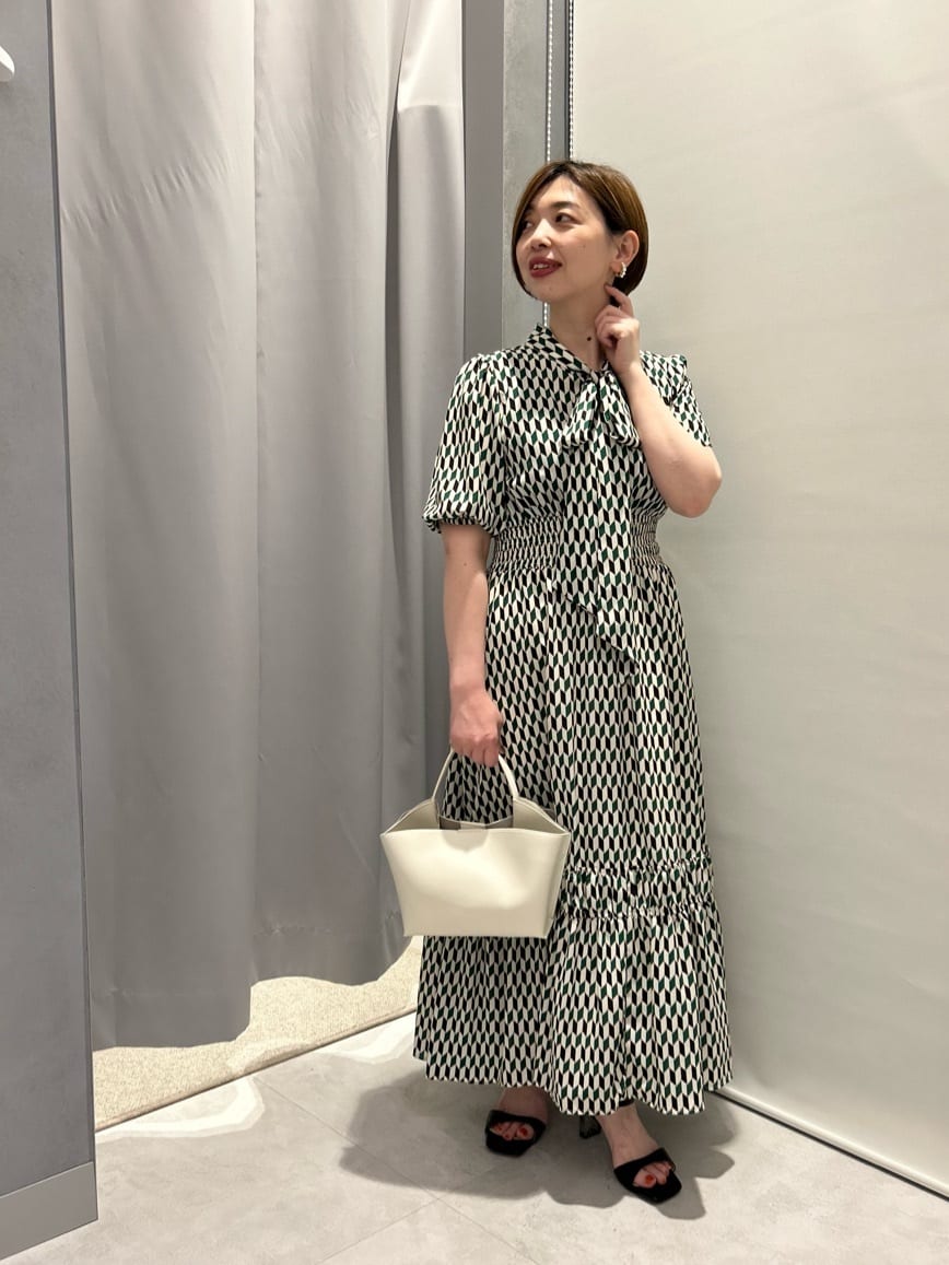 Vinのサイドタック2WAYハンドバックを使ったコーディネートを紹介します。｜Rakuten Fashion(楽天ファッション／旧楽天ブランドアベニュー)4089312