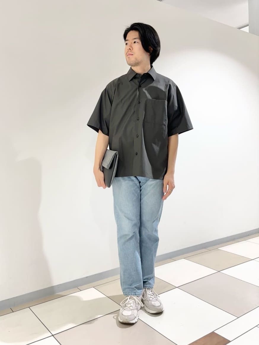 TAKEO KIKUCHIの【THE FLAGSHIP】ウェザークロス シャツを使ったコーディネートを紹介します。｜Rakuten Fashion(楽天ファッション／旧楽天ブランドアベニュー)4089426