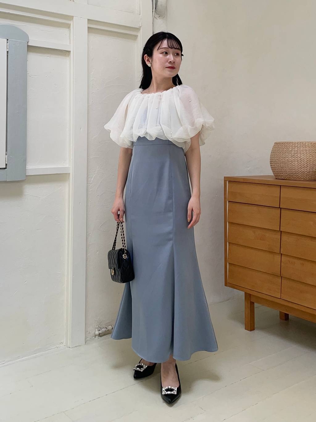 mysty womanのスクエアビジューパンプスを使ったコーディネートを紹介します。｜Rakuten Fashion(楽天ファッション／旧楽天ブランドアベニュー)4093455