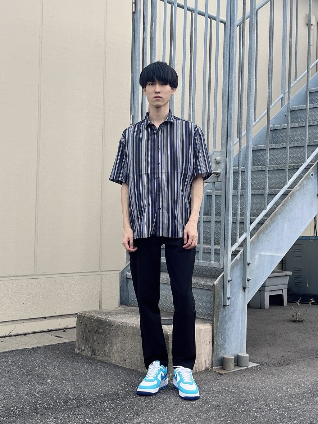 NANO universeのランダムストライプビッグシャツ 半袖を使ったコーディネートを紹介します。｜Rakuten Fashion(楽天ファッション／旧楽天ブランドアベニュー)4094737