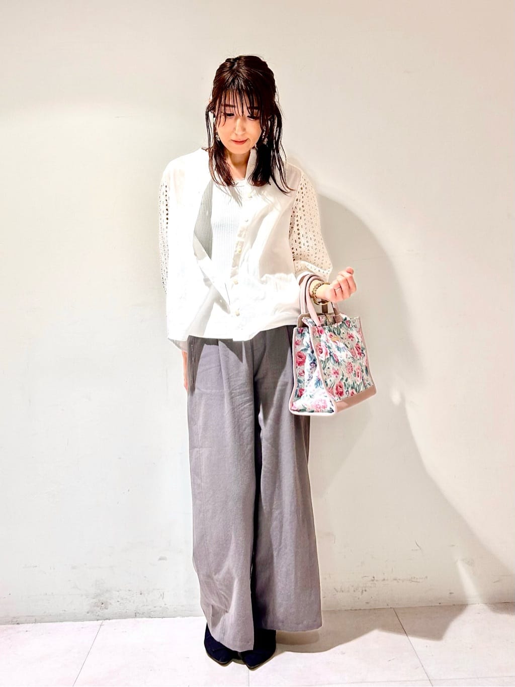 LAURA ASHLEYの【綿混素材】チュールタンクトップを使ったコーディネートを紹介します。｜Rakuten Fashion(楽天ファッション／旧楽天ブランドアベニュー)4100898