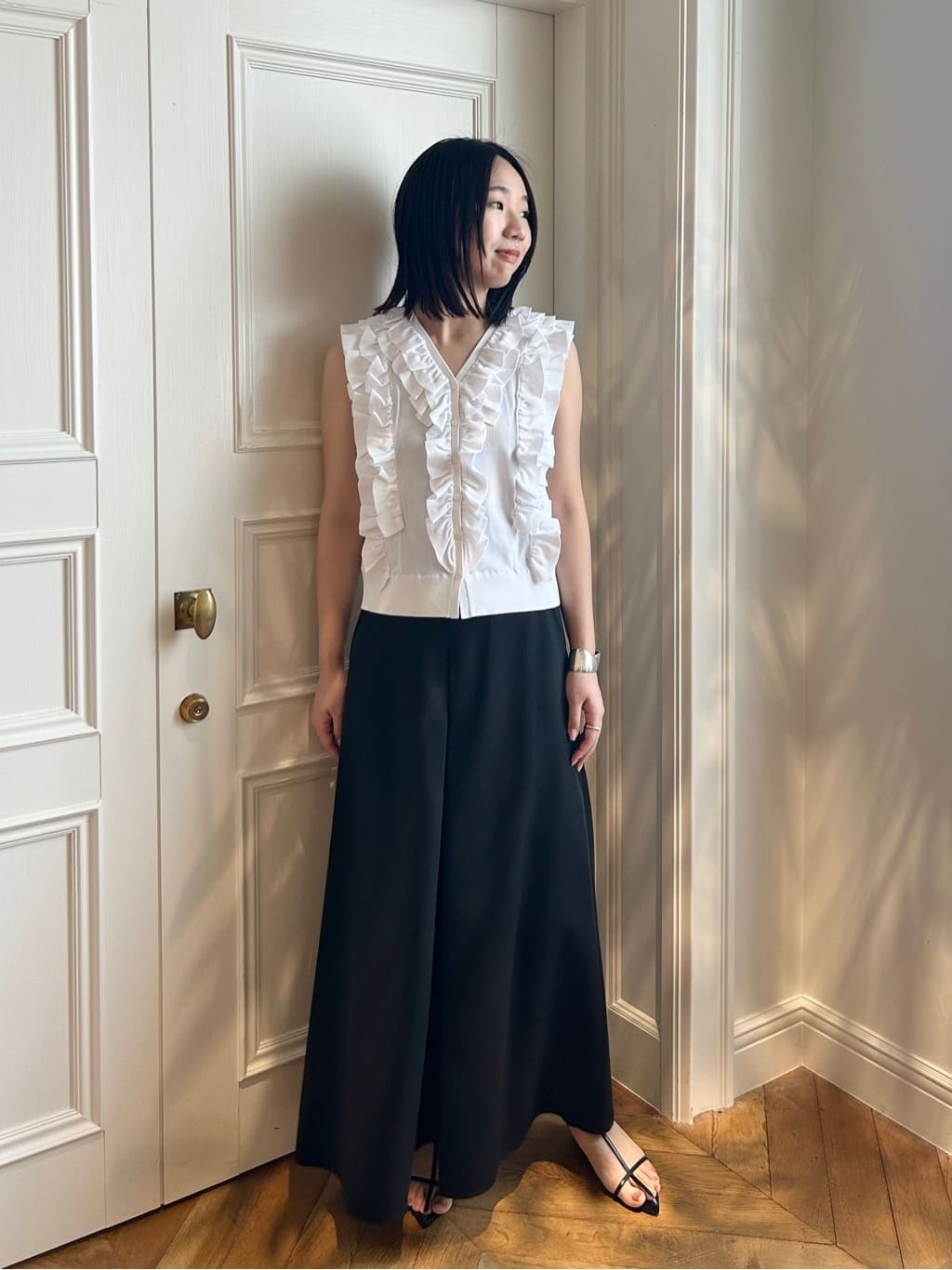 allurevilleの【LOULOU WILLOUGHBY】フリリーミニプルオーバーを使った 