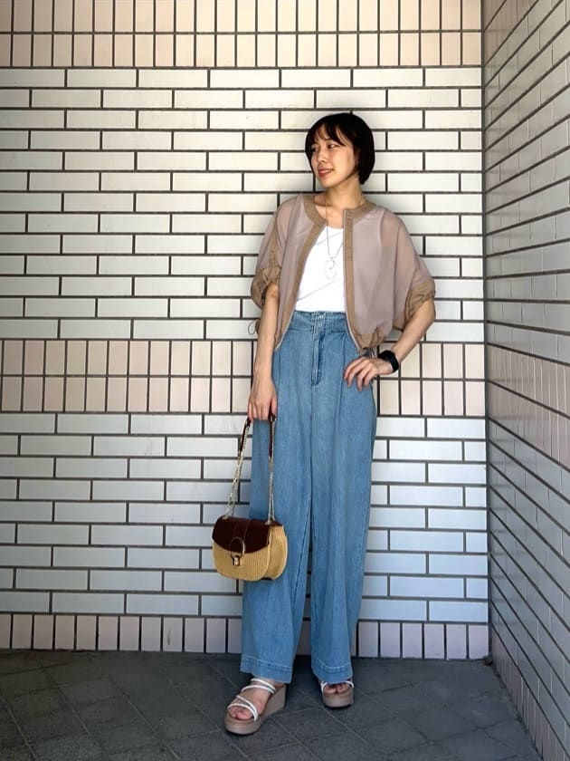 Vinのタックデニムワイドパンツを使ったコーディネートを紹介します。｜Rakuten Fashion(楽天ファッション／旧楽天ブランドアベニュー)4131805