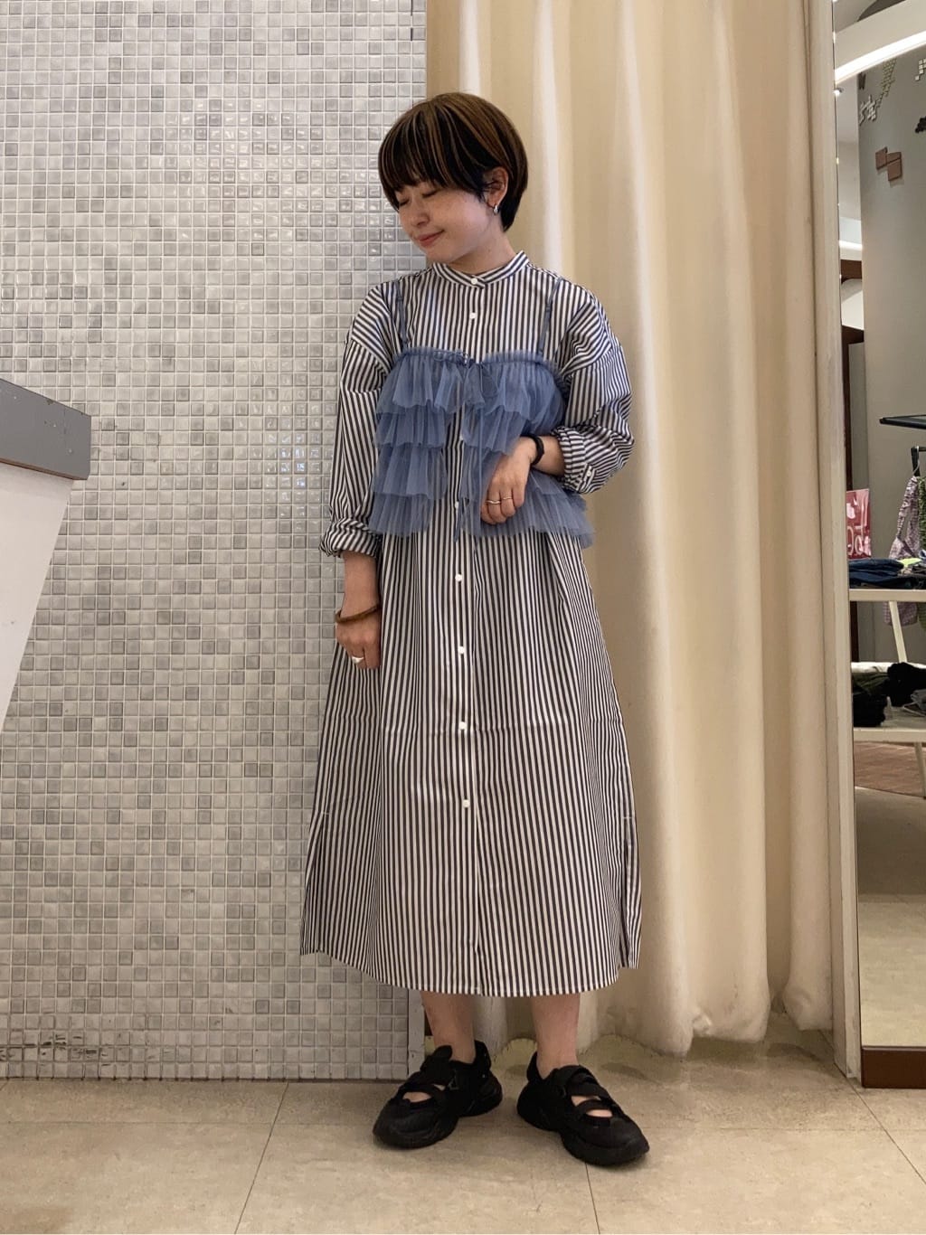 CRAFT STANDARD BOUTIQUEの・ELENCARE DUE 2wayラメチュールフリルキャミを使ったコーディネートを紹介します。｜Rakuten Fashion(楽天ファッション／旧楽天ブランドアベニュー)4133797