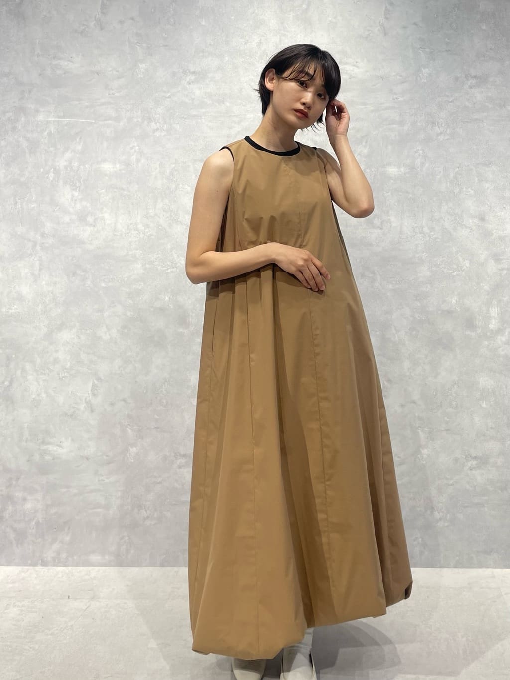 NANO universeのラメシアーノースリーブカットトップスを使ったコーディネートを紹介します。｜Rakuten Fashion(楽天ファッション／旧楽天ブランドアベニュー)4136304