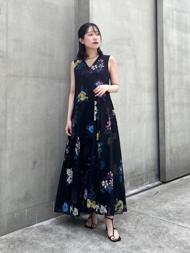 GRACE CONTINENTALのボタニカルレイヤードワンピースを使った 