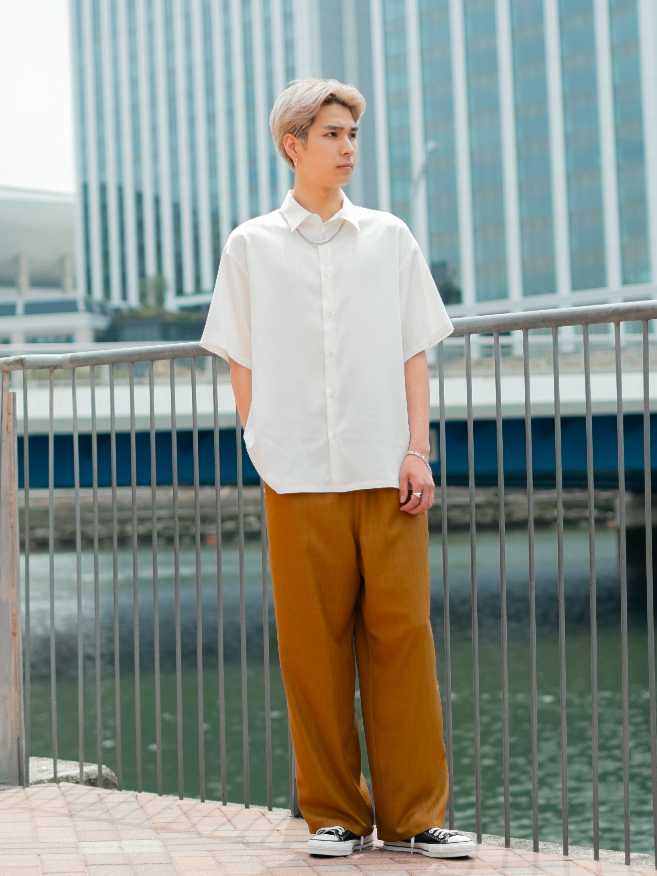 LOVELESSのサテンジャガードショートスリーブシャツを使ったコーディネートを紹介します。｜Rakuten Fashion(楽天ファッション／旧楽天ブランドアベニュー)4143863