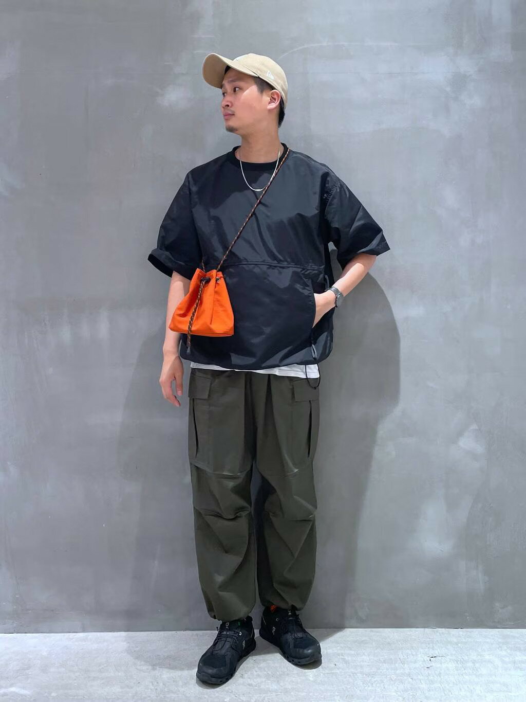 LAKOLEのTCPUライトカーゴパンツを使ったコーディネートを紹介します。｜Rakuten Fashion(楽天ファッション／旧楽天ブランドアベニュー)4151742