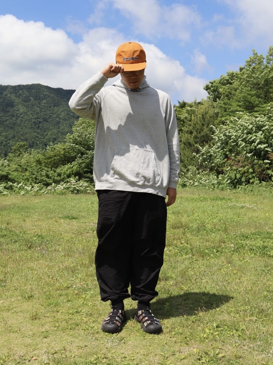 Snow PeakのRecycled Cotton Pullover Hoodieを使ったコーディネートを紹介します。｜Rakuten Fashion(楽天ファッション／旧楽天ブランドアベニュー)4153685