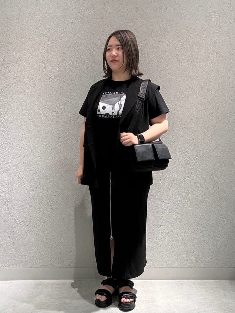 LASUDのフロントジップIラインスカートを使ったコーディネートを紹介します。｜Rakuten Fashion(楽天ファッション／旧楽天ブランドアベニュー)4154237