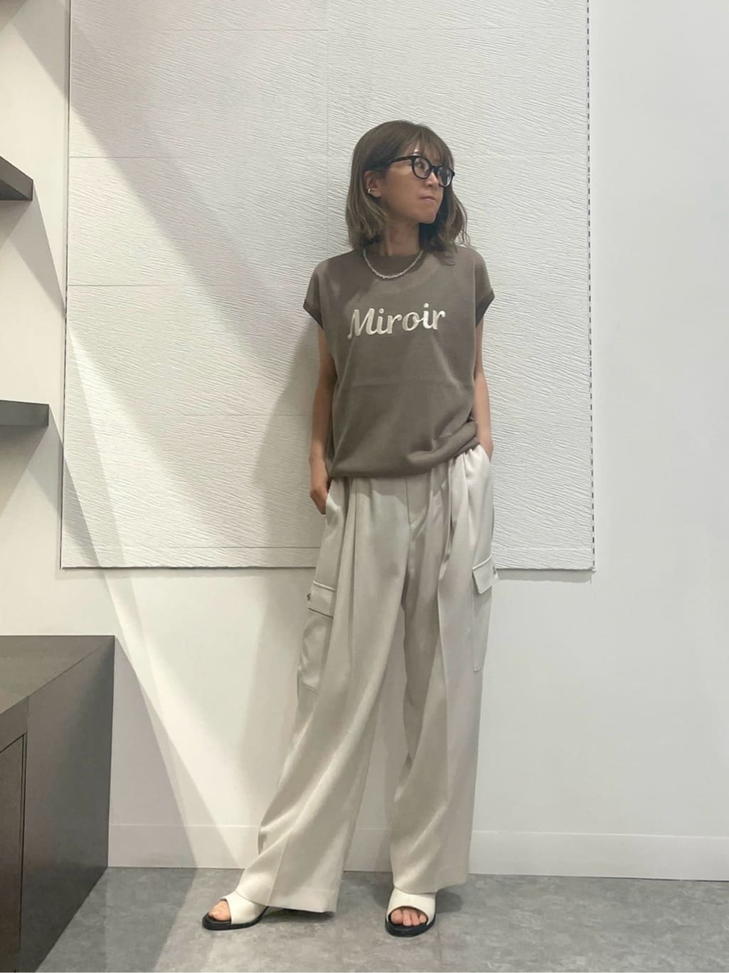 Vinの刺繍ロゴフレンチスリーブニットを使ったコーディネートを紹介します。｜Rakuten Fashion(楽天ファッション／旧楽天ブランドアベニュー)4154532