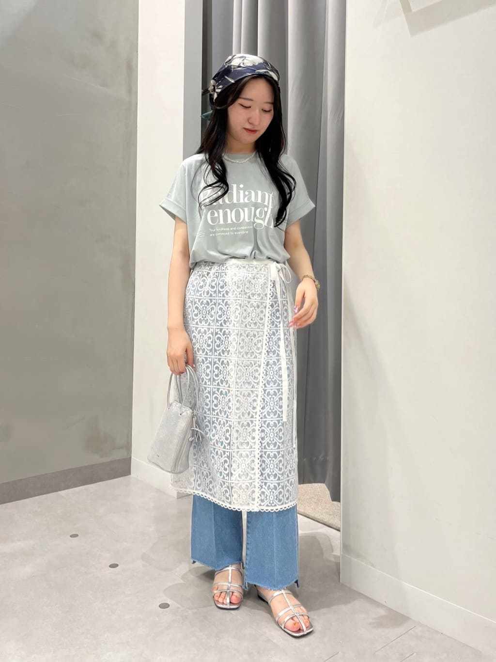 Vinのカットオフフレアデニムパンツを使ったコーディネートを紹介します。｜Rakuten Fashion(楽天ファッション／旧楽天ブランドアベニュー)4155297