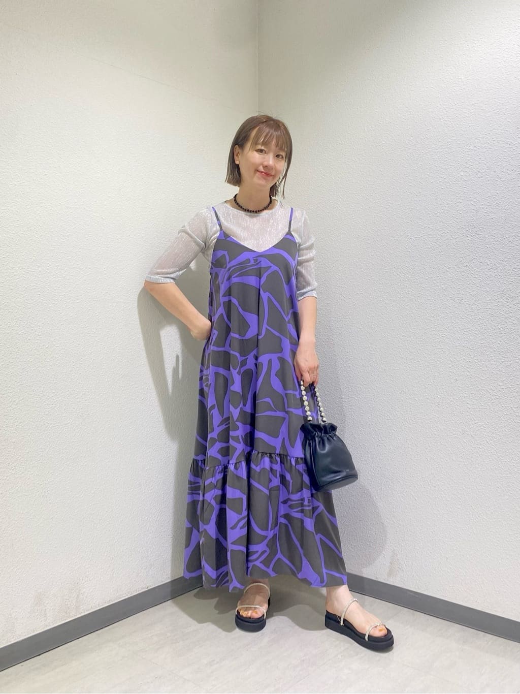 Vinのアニマルパターンキャミワンピースを使ったコーディネートを紹介します。｜Rakuten Fashion(楽天ファッション／旧楽天ブランドアベニュー)4159149