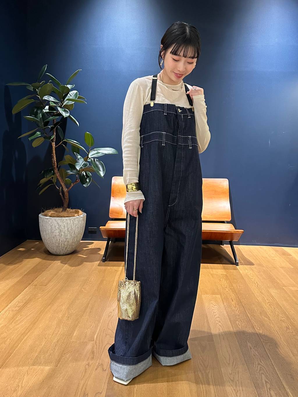 Curensologyのコットンチュールブラウスを使ったコーディネートを紹介します。｜Rakuten Fashion(楽天ファッション／旧楽天ブランドアベニュー)4164205