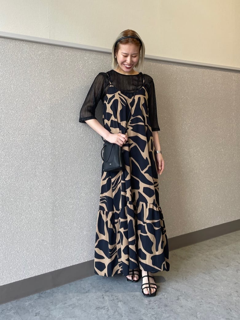 Vinのアニマルパターンキャミワンピースを使ったコーディネートを紹介します。｜Rakuten Fashion(楽天ファッション／旧楽天ブランドアベニュー)4164569
