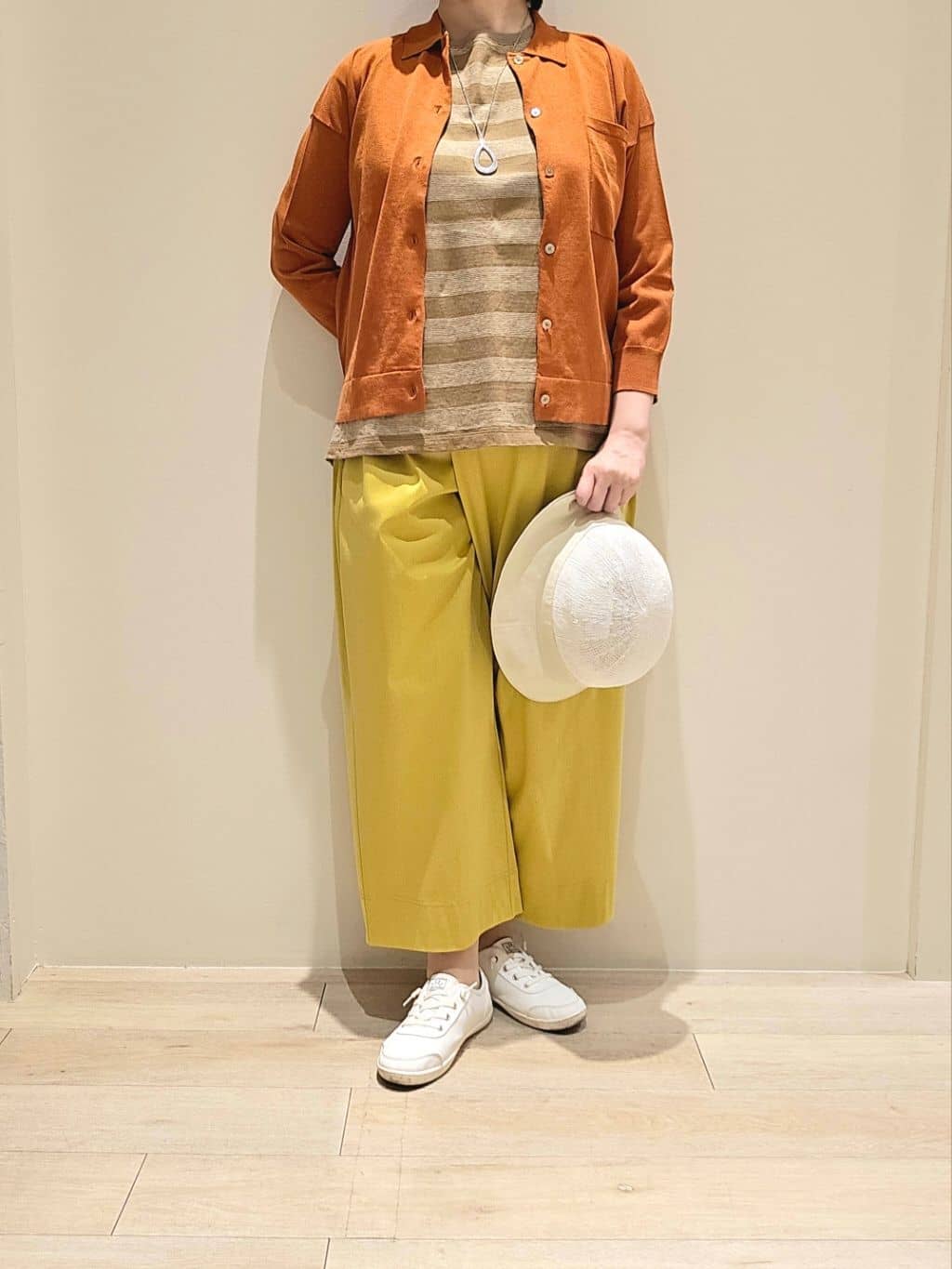 SIPULIの[ICE COTTON] 衿付きニットカーディガンを使ったコーディネートを紹介します。｜Rakuten Fashion(楽天ファッション／旧楽天ブランドアベニュー)4164583