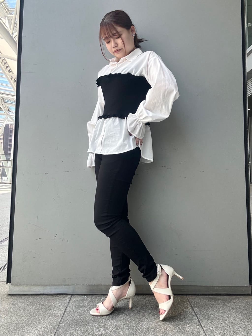 ESPERANZAのカウンター付きクロスストラップサンダル 24SSを使ったコーディネートを紹介します。｜Rakuten Fashion(楽天ファッション／旧楽天ブランドアベニュー)4166980